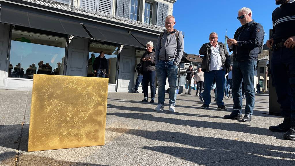 «Fantastisch! Grossartig!»: Goldener Würfel sorgt in Zürich für Furore