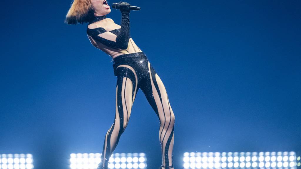 Nemos Outfit vom Gastauftritt am ESC in Basel im letzten Mai kommt unter den Online-Hammer. (Archivbild)