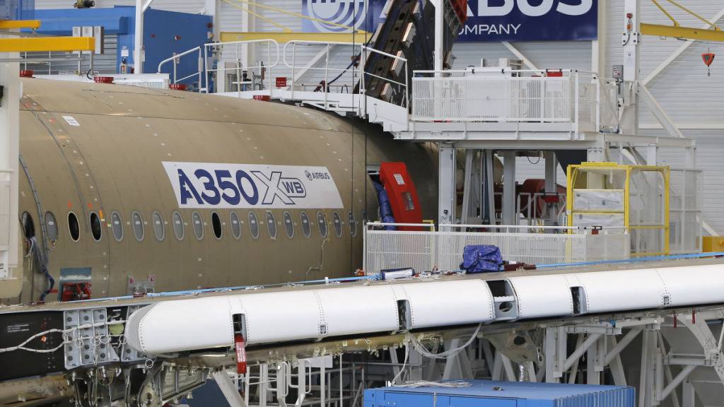 Der Flugzeugbauer Airbus gründet zusammen mit Thales und Leonardo ein neues Satelliten-Unternehmen. (Archivbild)