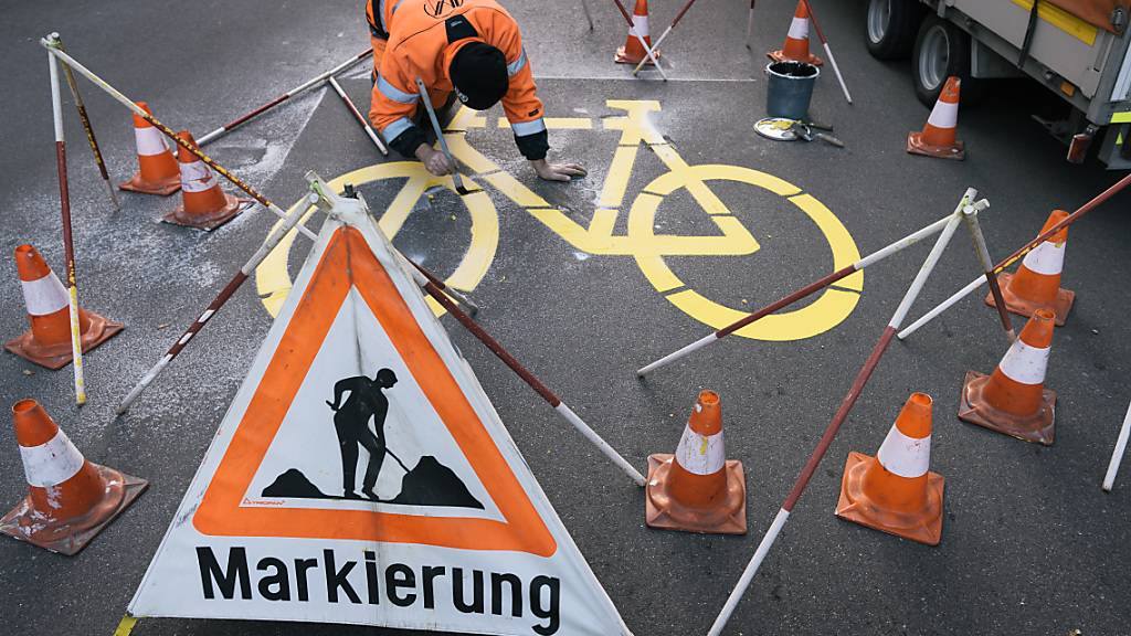In Luzern sollen mehr Strassen als Velostrassen markiert werden. (Symbolaufnahme)