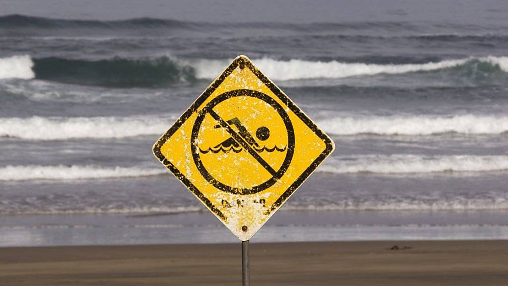 An einem Strand in der Nähe der neuseeländischen Metropole Auckland wurden 19 Drogen-Päckchen angeschwemmt. (Symbolbild)