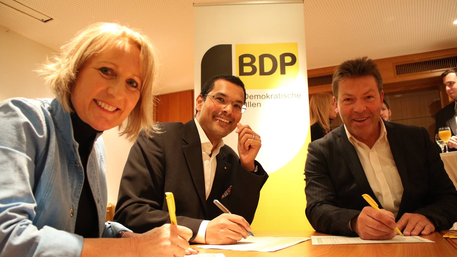 Auch Ostschweizer BDP-Politiker haben im Moment nicht mehr viel zu lachen. Regula Marti, Salim Rizvi und BDP-Kantonsrat Richard Ammann. (Bild: Mirjam Bächtold)