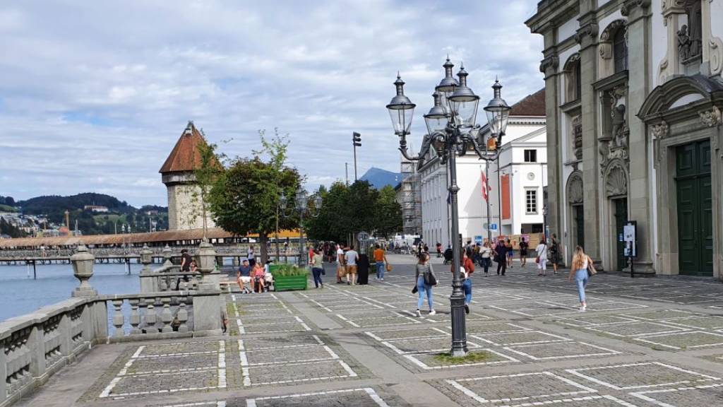 Stadt Luzern lässt Jesuitenplatz für 500'000 Franken sanieren