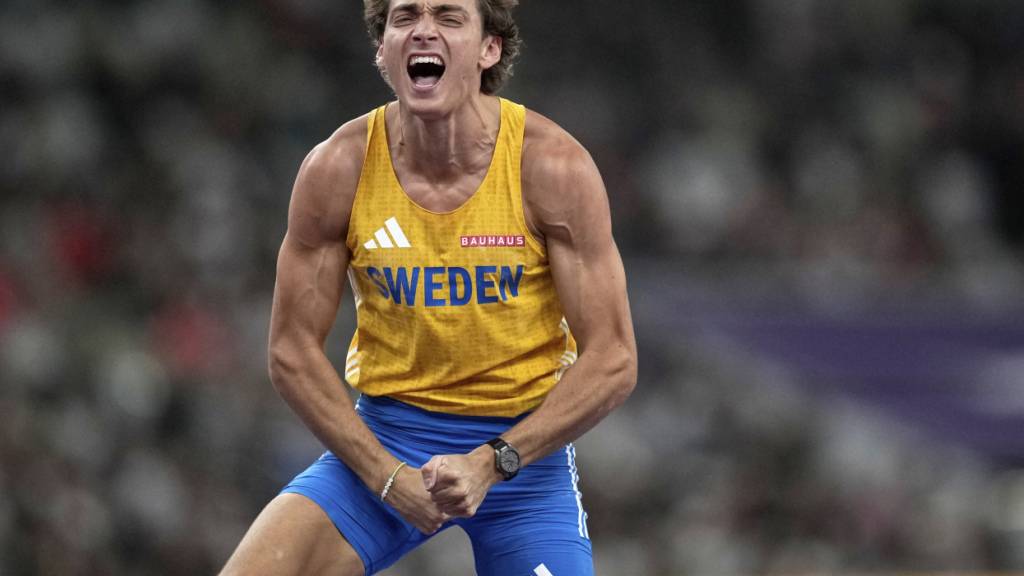 Armand Duplantis freut sich über seinen nächsten Weltrekord