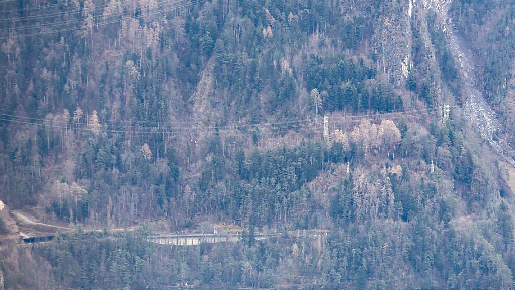 Felssturz auf der Axenstrasse in Uri