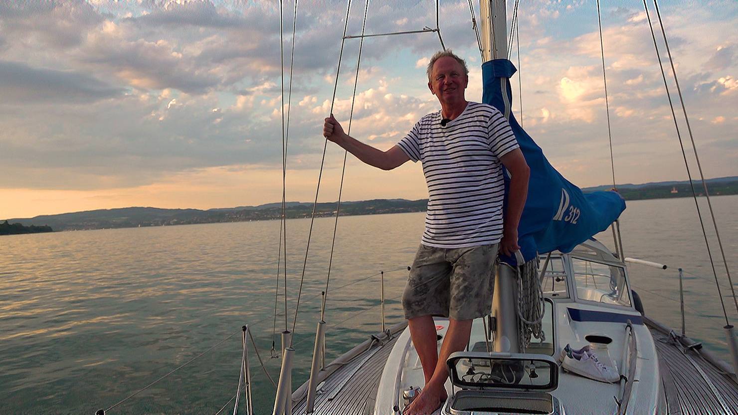 Übernachtung auf dem Segelboot – In idyllischer Bucht von Sturm ...