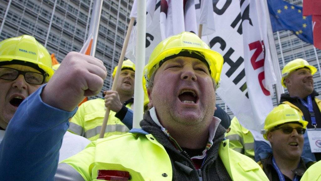 Britische Stahlarbeiter in Brüssel beim Protest gegen Billigkonkurrenz aus China