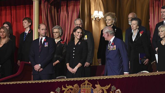 Britische Royals gedenken Gefallenen bei Gala in Royal Albert Hall