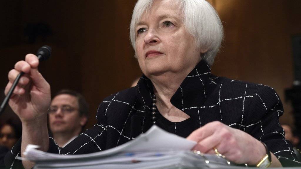 Die Währungshüter um Fed-Chefin Janet Yellen lassen trotz der ausgebliebenen Erhöhung des Leitzinses die Tür für eine geldpolitische Straffung einen Spalt weit offen. (Archiv)