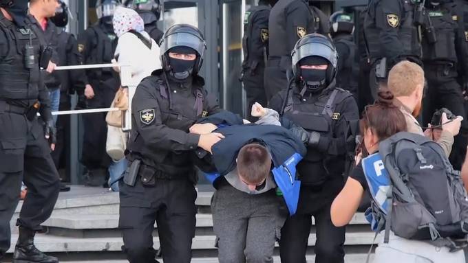 Proteste in Belarus: Fast 900 Festnahmen am Wochenende