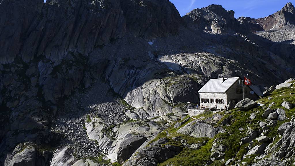 Rekordsommer für die SAC-Hütten: Im Bild die Gelmerhütte in den Urner Alpen. (Archivbild)