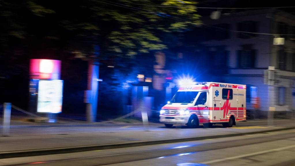 Eine 37-Jährige wurde bei einem Brand in Opfikon am Montagabend schwer verletzt. (Symbolbild)