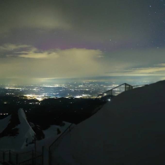 Polarlichter über dem Schweizer Nachthimmel