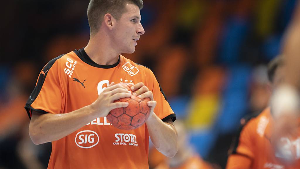 Kadettens Captain Dimitrij Küttel, hier bei einem Einsatz vor seiner langen Auszeit, ist zurück im Handball-Geschehen