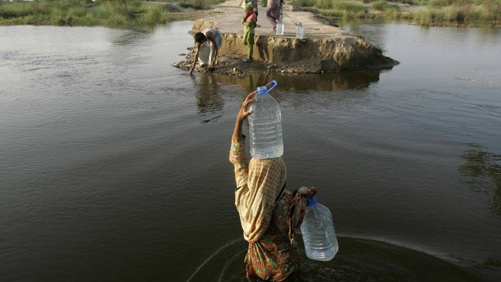 Millionen Menschen in Pakistan sind von Wasser abhängig, das zu viel Arsen enthält. (Archiv)