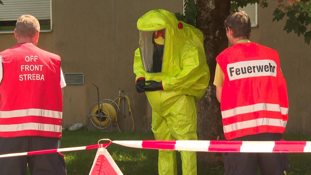 Tote Person in Strengelbach aufgefunden: Beamte kommen in Wohnung mit Chemikalien in Kontakt