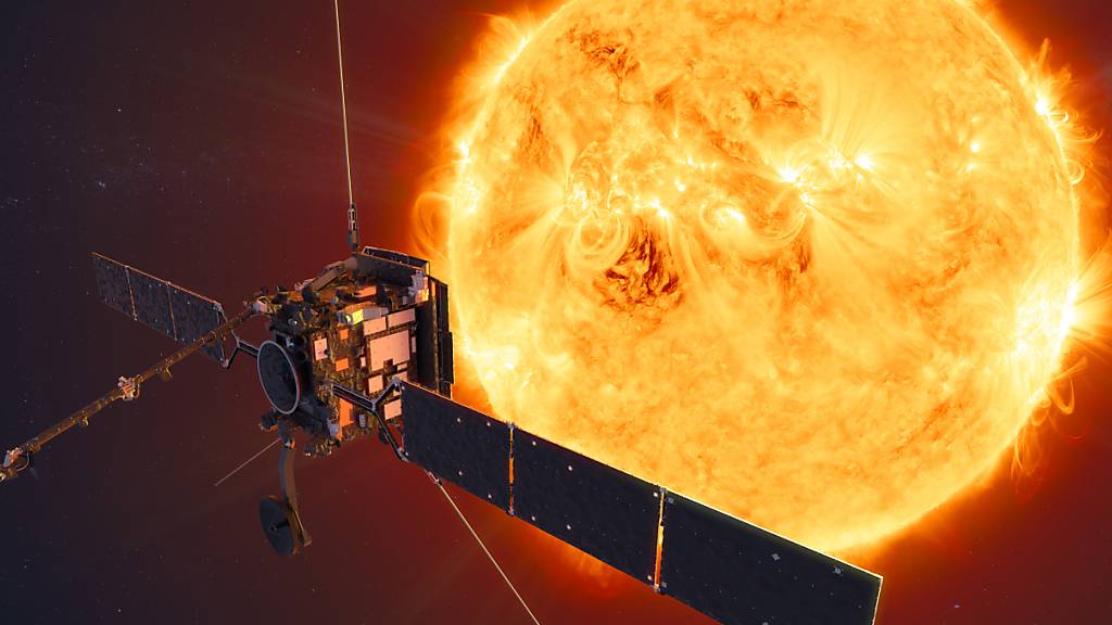 ARCHIV - Die Sonde Solar Orbiter vor der Sonne (undatierte Grafik). Foto: ATG medialab/ESA/dpa - ACHTUNG: Nur zur redaktionellen Verwendung und nur mit vollständiger Nennung des vorstehenden Credits