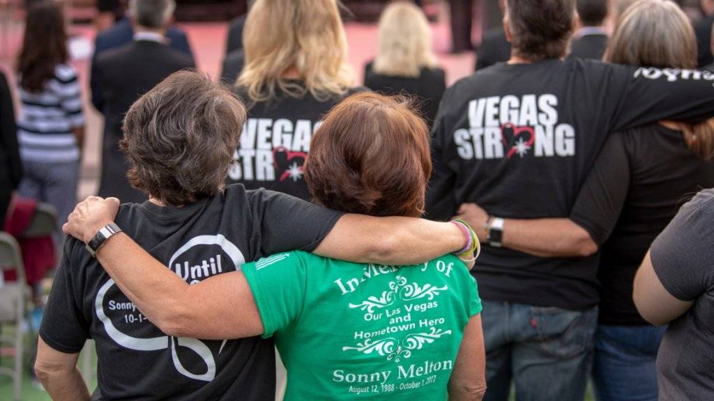 Angehörige während der Feier zum ersten Jahrestag des Massakers von Las Vegas mit 58 Toten.