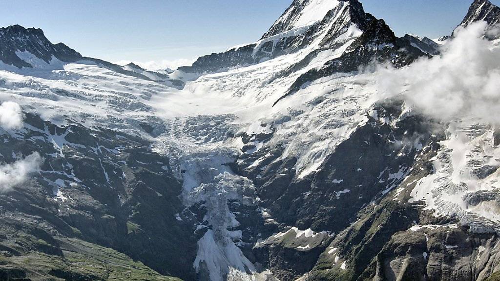 Der Absturzort: das Schreckhorn mit dem oberen Grindelwaldgletscher (Archivbild aus dem Jahr 2011).