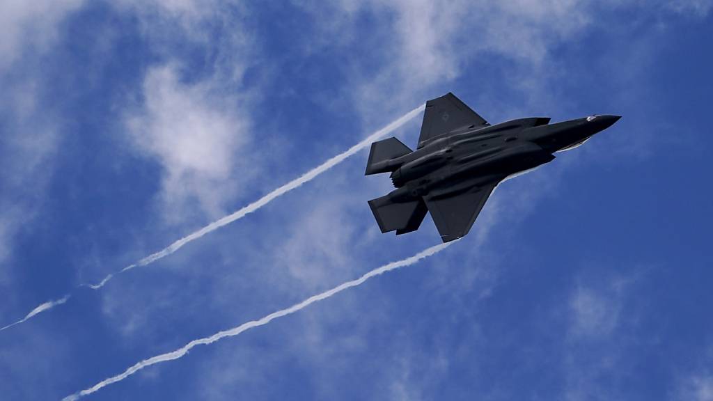 Vier der 36 neuen F-35-Kampfjets des US-amerikanischen Herstellers Lockheed Martin sollen vom Schweizer Ruag-Konzern fertig montiert werden - solche Kooperationen empfehlen Fachleute des Instituts für Technologiemanagement der Universität St. Gallen. (Archivbild)