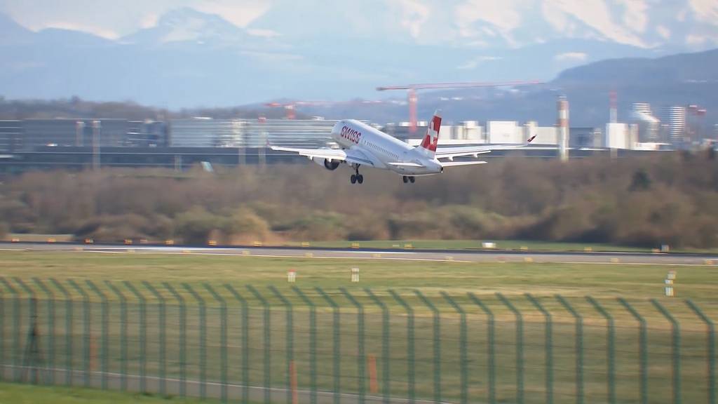Video zeigt Durchstarts wegen starken Winds