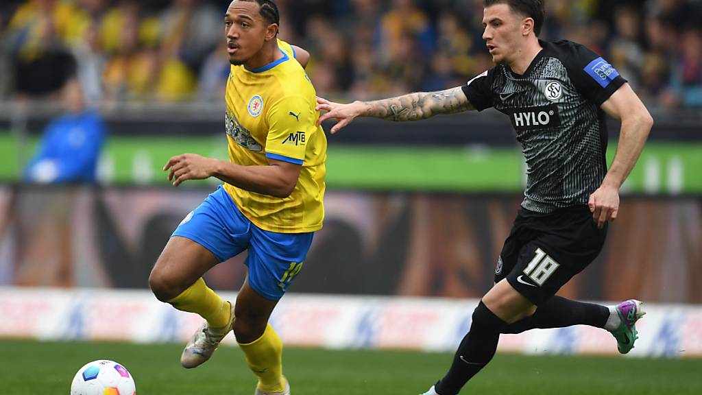 Hugo Vandermersch (rechts) in der vergangenen Saison im Trikot des  SV Elversberg aus der 2. Bundesliga