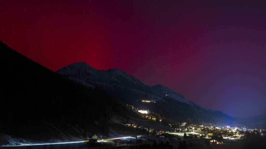 Ein besonders starker Sonnensturm hatte bereits in der Nacht auf Dienstag Nordlichter am Schweizer Nachthimmel verursacht.