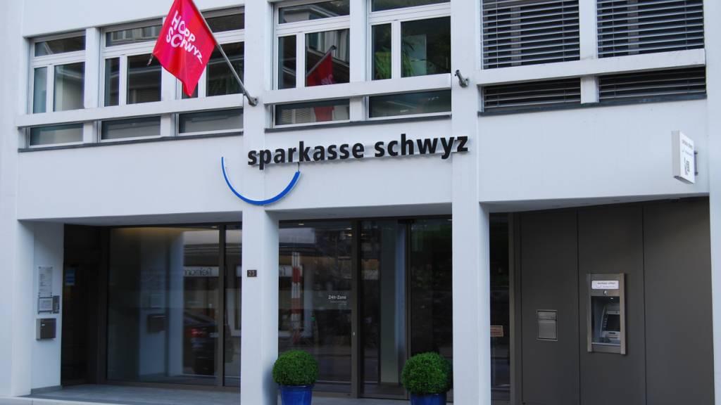 Sparkasse Schwyz mit deutlicher Gewinnsteigerung im Halbjahr