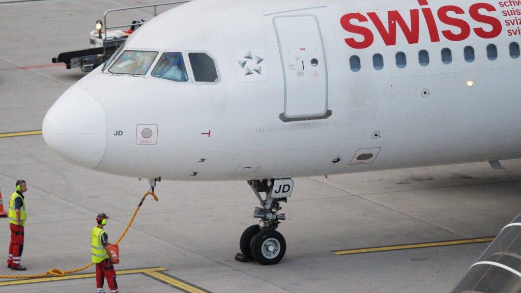 Die Swiss gewährt ihrem Bodenpersonal bessere Bedingungen im Gesamtarbeitsvertrag. Unter anderem reduziert sie die Wochenarbeitszeit.. (Archivbild)