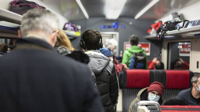 SBB wirft Passagiere aus überfülltem Zug – ohne Entschädigung
