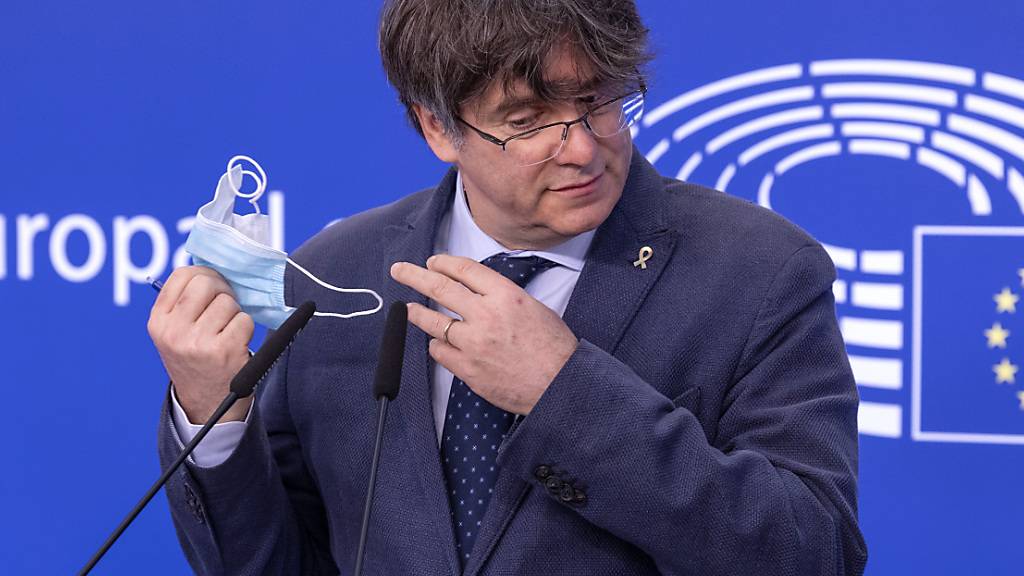 Ein wichtiger Ausschuss des Europäischen Parlaments stimmte im Februar für die Aufhebung der Immunität von drei ehemaligen katalanischen Spitzenbeamten, unter ihnen auch Carles Puigdemont. Foto: Olivier Matthys/AP/dpa