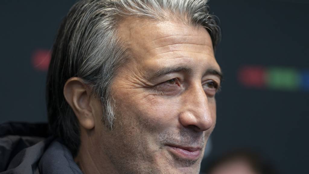 Nationaltrainer Murat Yakin kann gar nicht anders, als Weihnachtsfan zu sein. (Archivbild)