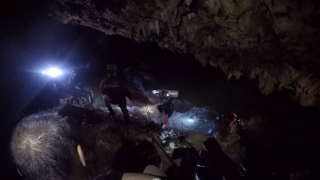 Internationale Hilfe für Höhlen-Drama in Thailand