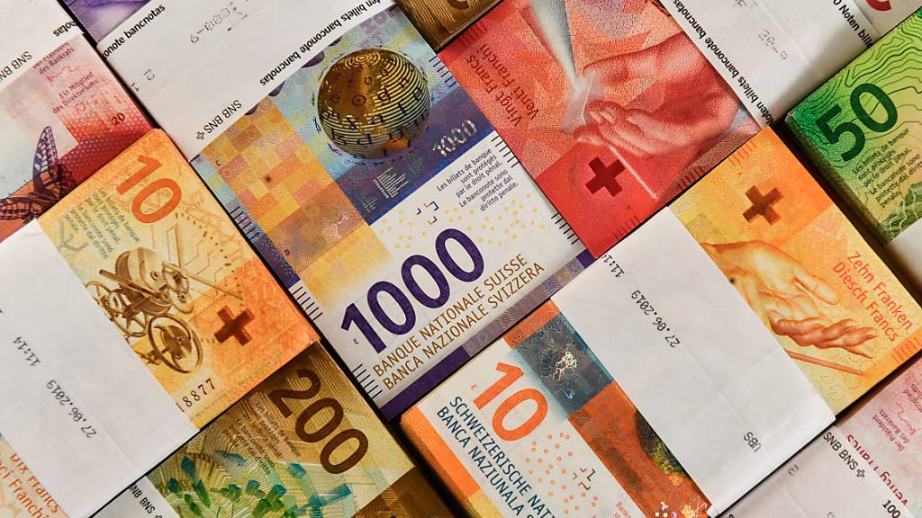 Die Ständeratskommission lehnt einen Lohndeckel von einer Million Franken für das Kader von Bundesbetrieben ab. (Symbolbild)