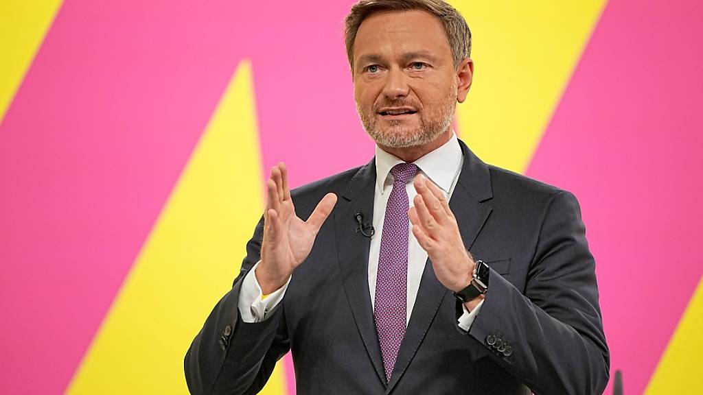 Christian Lindner, Parteivorsitzender der FDP, spricht beim Parteitag der FDP.
