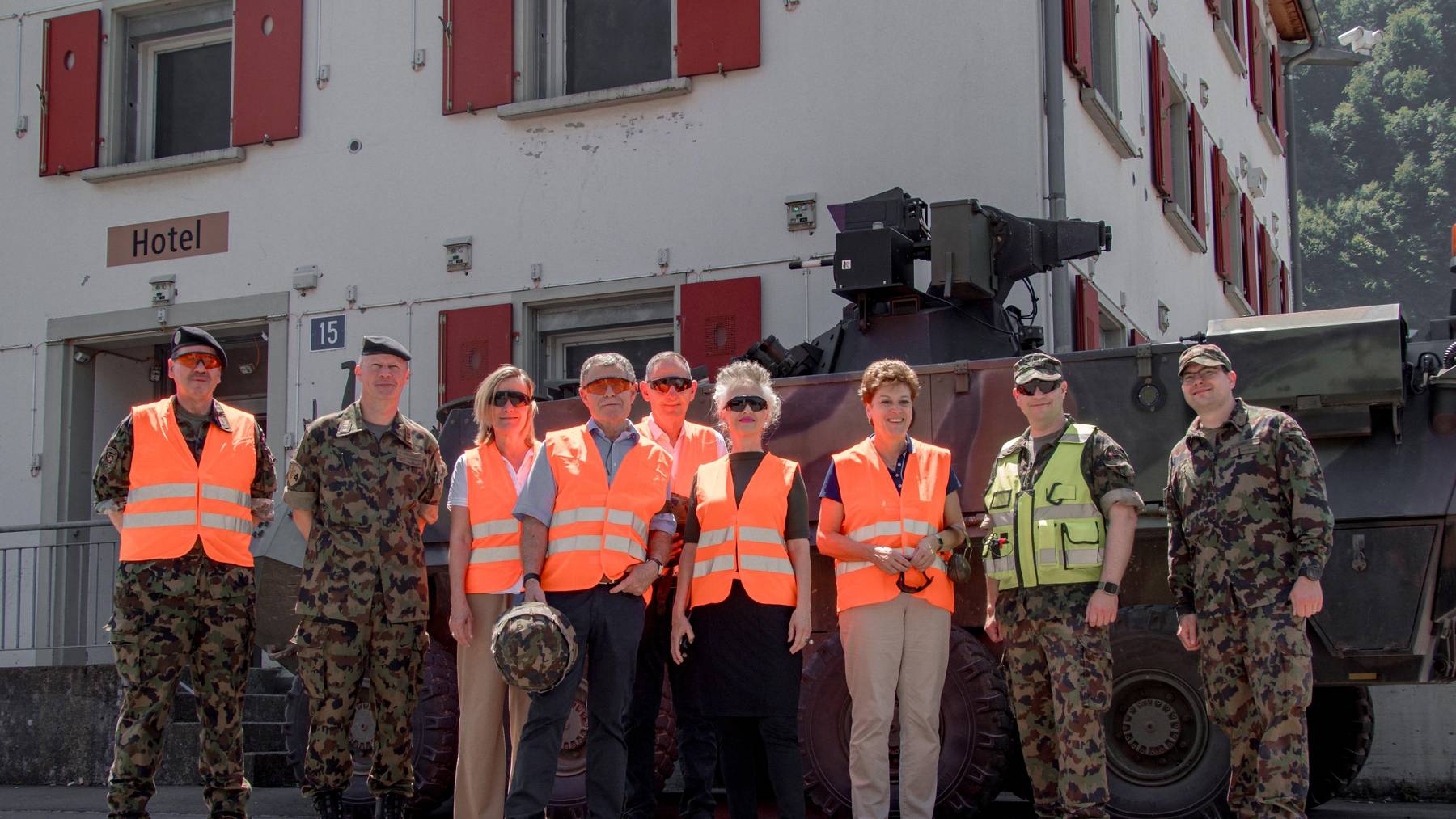 Truppenbesuch-in-Walenstadt-fuer-Zuercher-Regierungsraete.1720535645074