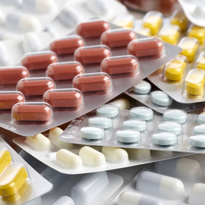 Politikerinnen und Konsumentenschützer wehren sich gegen teurere Medikamente