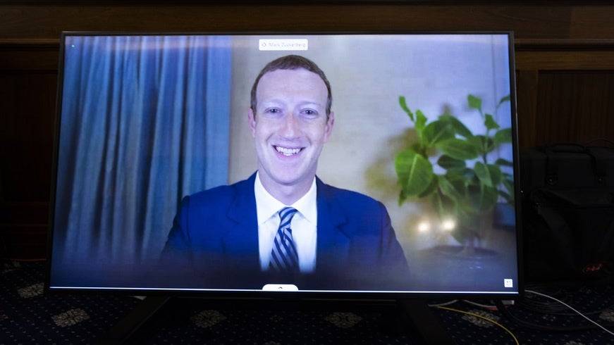 Nicht nur er hat gut lachen: Facebook-Chef Mark Zuckerberg bei einer US-Senatsanhörung.