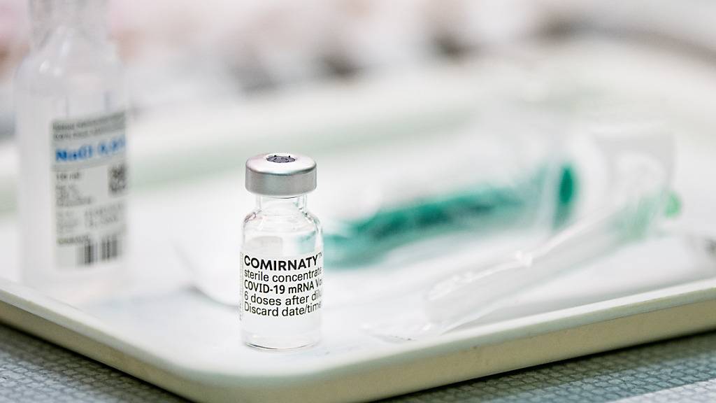 ARCHIV - Der Impfstoff des deutschen Unternehmens Biontech und seines US-Partners Pfizer schützt einer neuen Studie zufolge auch vor der zuerst in Indien aufgetretenen Corona-Variante Delta (B.1.617.2). Foto: Fabian Sommer/dpa