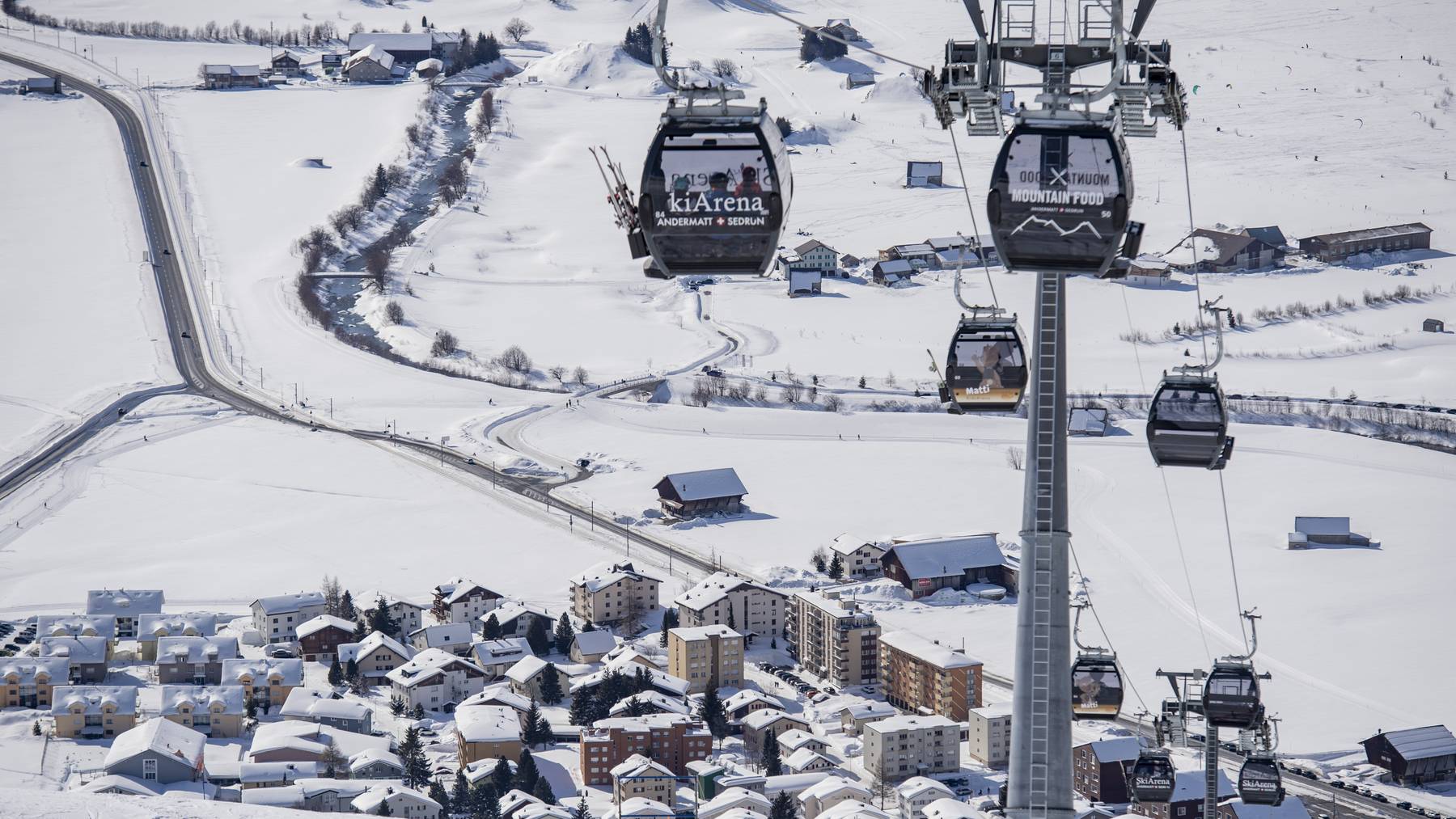 Der Bund hat die Verbindung der Skigebiete Andermatt und Sedrun mit einem Darlehen von 40 Millionen Franken unterstützt. War das nötig oder wäre das Projekt auch ohne Hilfe des Bundes zustande gekommen? (Archivbild)