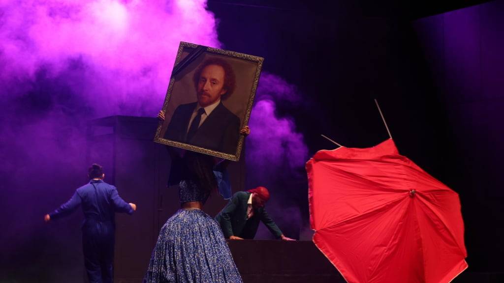 Kulturschaffende wie Theaterschauspielerinnen und -schauspieler arbeiten oft unter prekären Bedingungen. Der Bund ergreift nun verschiedenen Massnahmen, um Kulturschaffende besser abzusichern. Eine davon ist ein neues nationales Kompetenzzentrum. (Symbolbild)