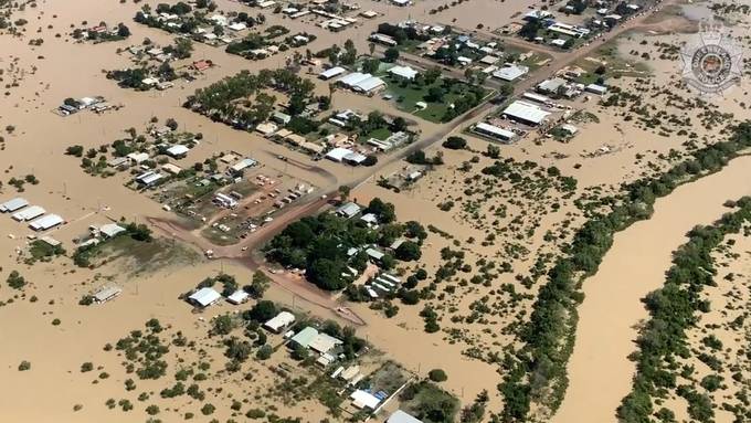 Überschwemmungen in Queensland: Polizei warnt vor Krokodilen in Fluten