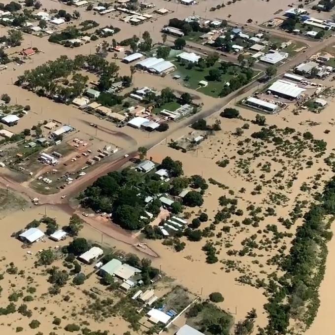 Überschwemmungen in Queensland: Polizei warnt vor Krokodilen in Fluten