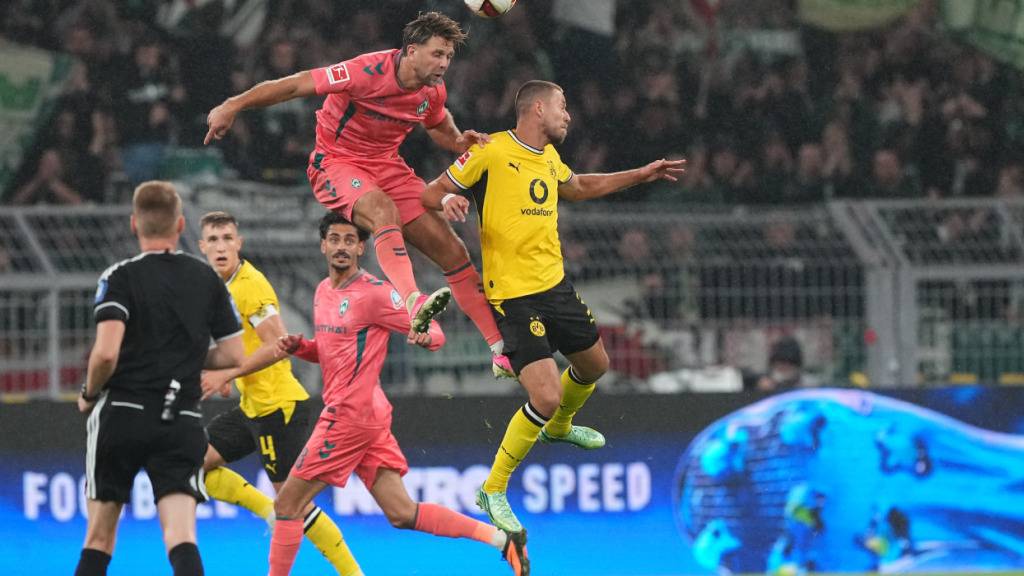 Bremens Niclas Füllkrug schockt Dortmund mit seinem Tor zum 2:2 in der Nachspielzeit