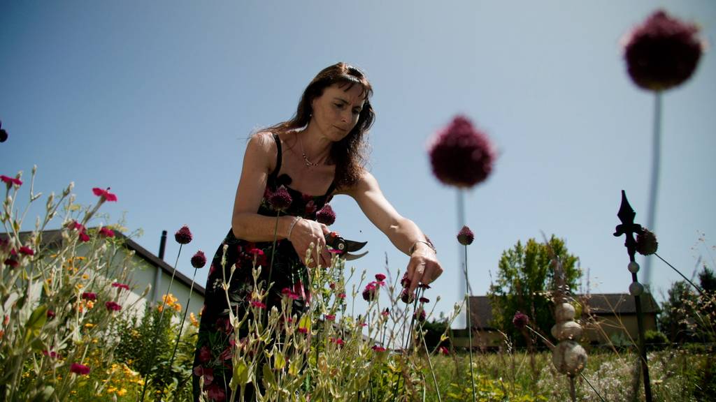 Sonja aus Boswil mag ihren bunten Staudengarten