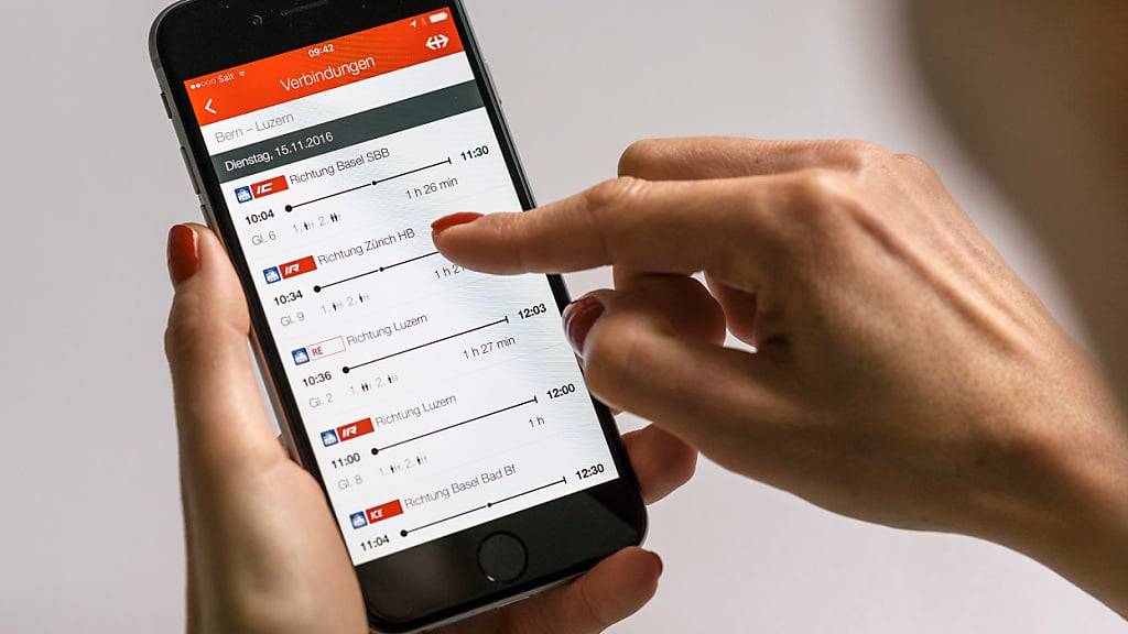Immer mehr Billetts in der Schweiz werden mit dem Handy gekauft. (Symbolbild)