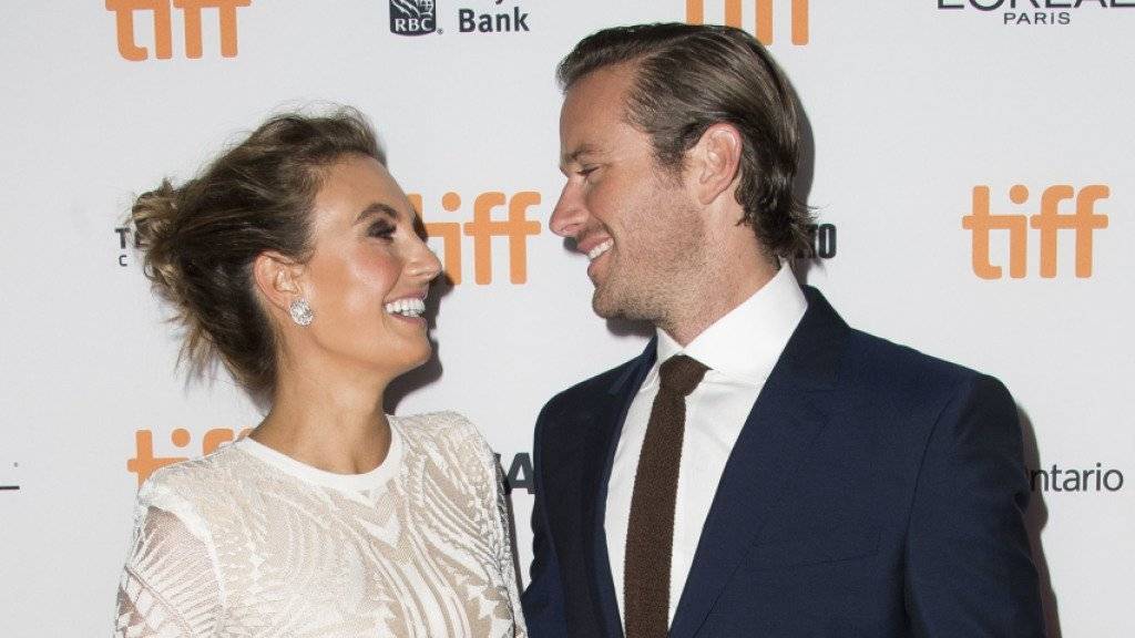 Elizabeth Chambers und Armie Hammer freuen sich auf ihr zweites Kind.