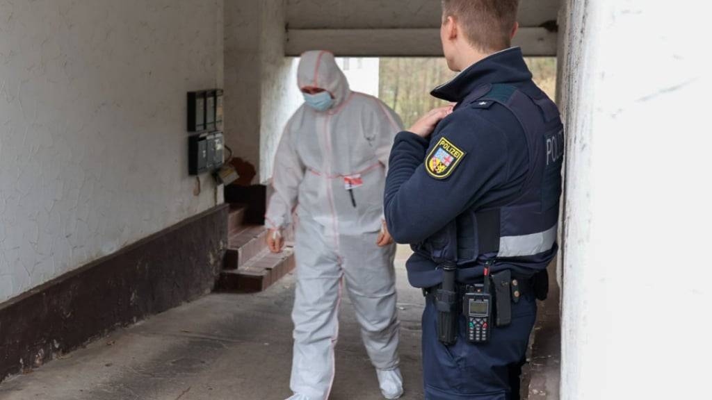 Die Spurensicherung der deutschen Polizei ist im Einsatz. Foto: Brandon Lee Posse/dpa