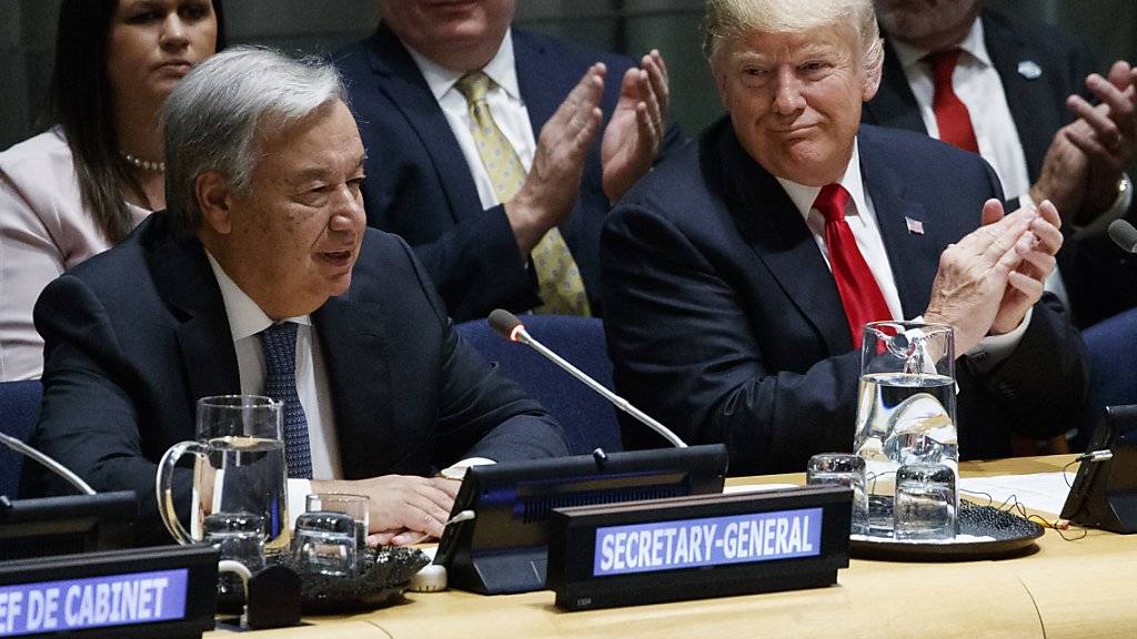US-Präsident Donald Trump (r.) fordert in New York verstärktes Engagement im Kampf gegen Drogen. Auch Uno-Generalsekretär António Guterres (l.) sagte seine Hilfe zu.