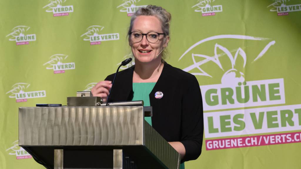 Die Berner Nationalrätin Aline Trede überlegt sich eine Kandidatur für das Parteipräsidium der Grünen. (Archivbild)